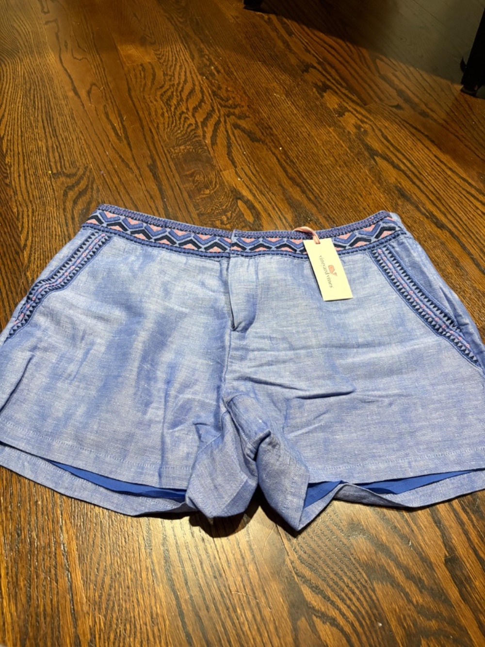 Vineyard Vines shorts